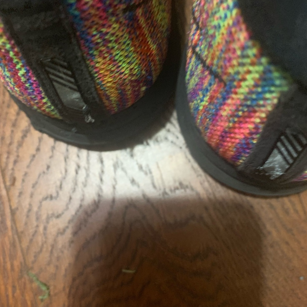 ASICS Colorful Knit Running Shoes - Picture 4 of 8